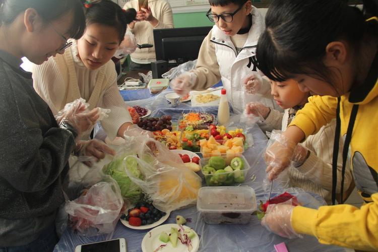 小学生学做美食视频(小学生美食制作课程视频)