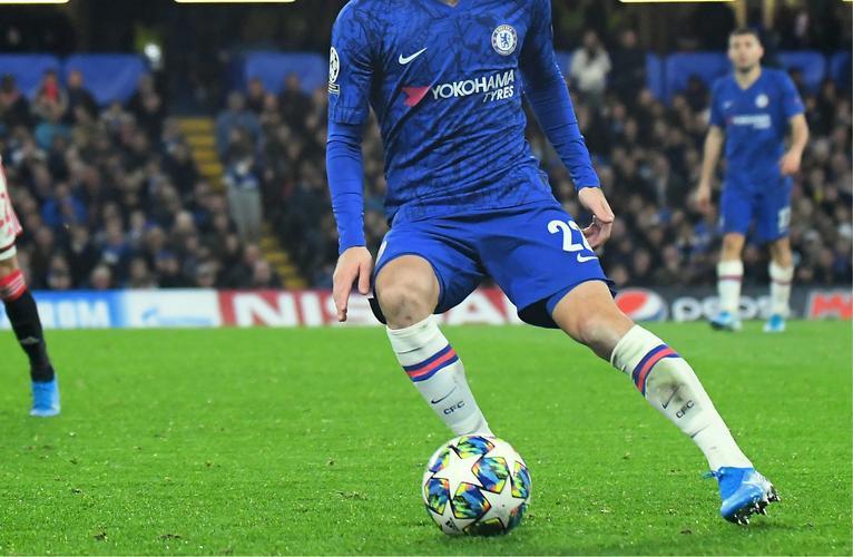 切尔西 奥斯卡(Chelsea midfielder Oscar rejuvenated under new coach.)