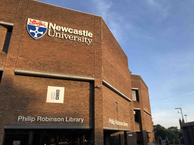 英国纽卡斯尔大学官网(Newcastle University Official Website - Your Guide to Academics and Student Life)