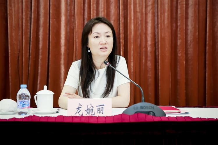 龙婉丽(「云顶之弈」女王龙婉丽再次加冕全球总冠军)