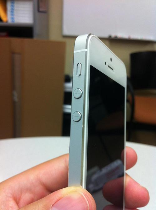 iphone5 掉漆(iPhone5表面出现掉漆问题)